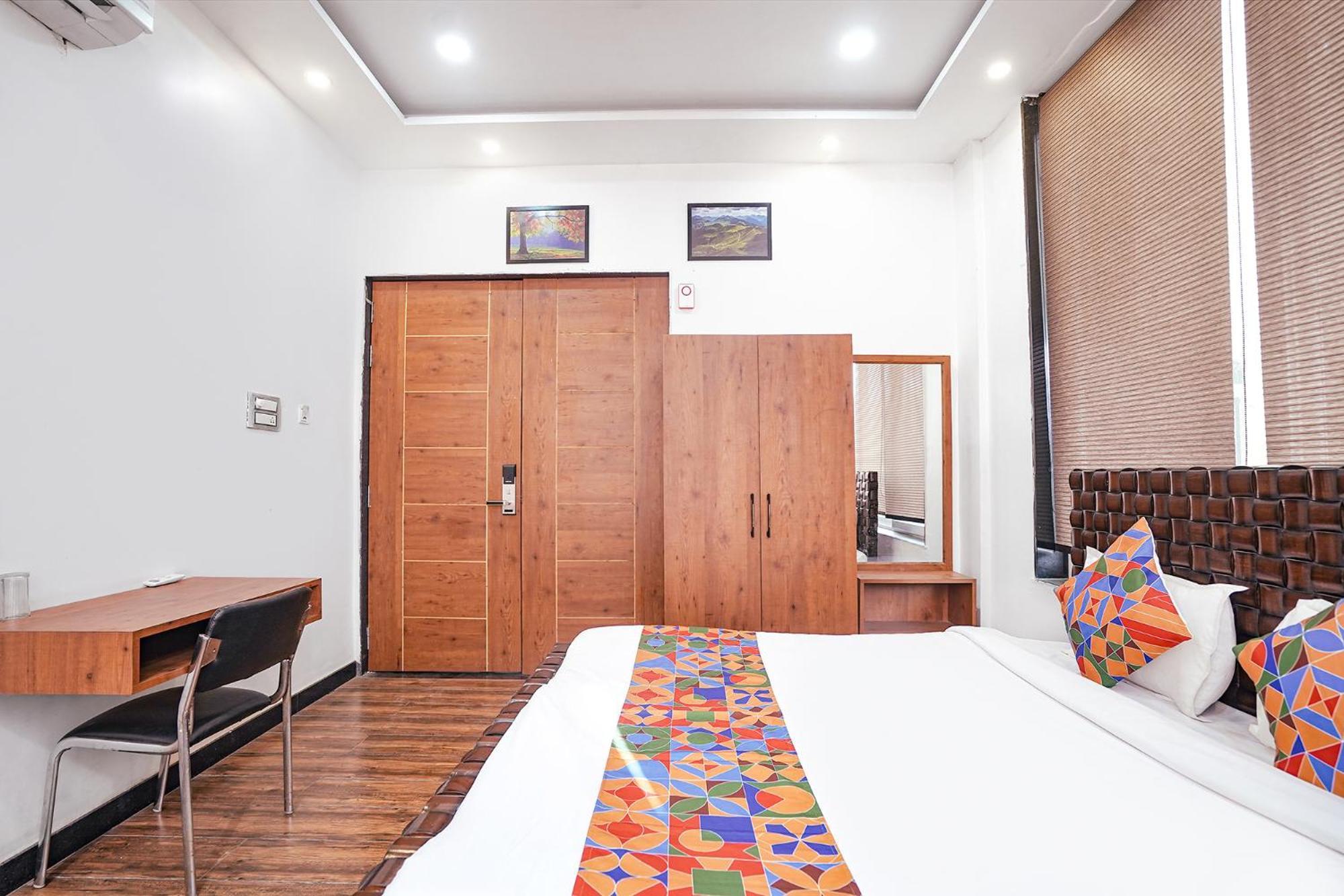 Fabhotel Villa De Benares Exterior photo